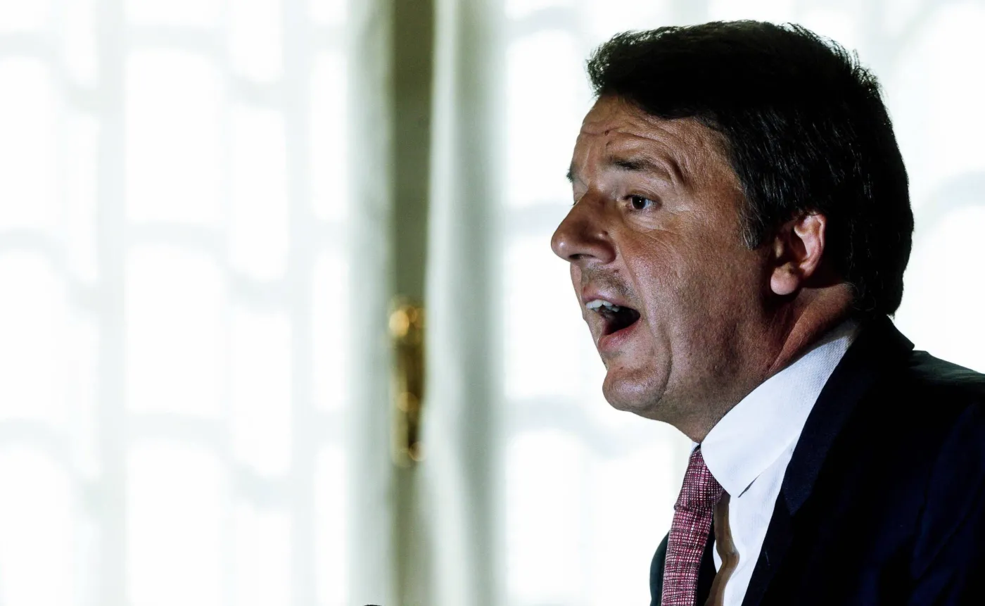 "Najbardziej szalony kryzys na świecie". Renzi bije w Salviniego: Do dymisji potrzebna jest godność. On jej nie ma