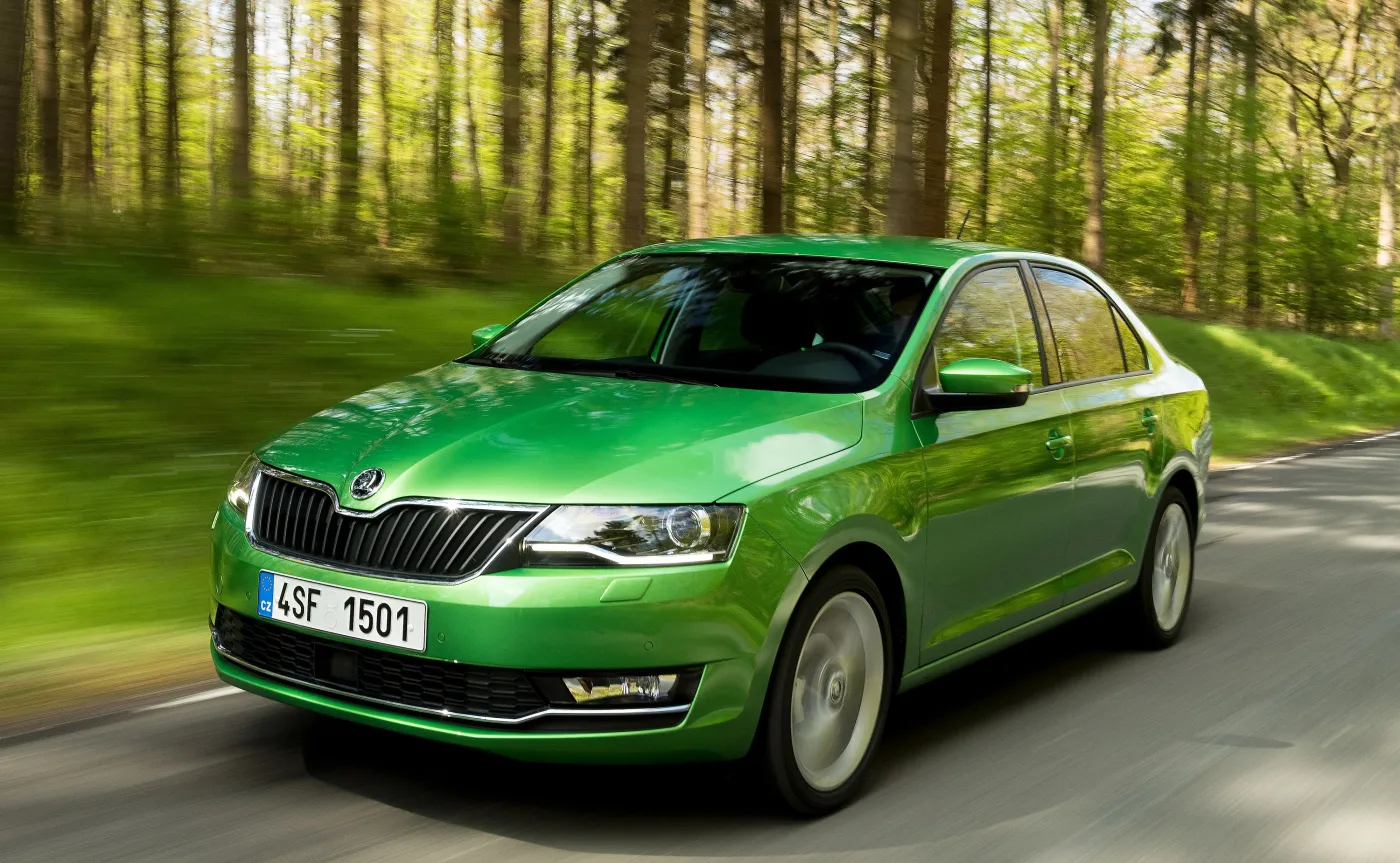10140509-skoda-rapid.jpg