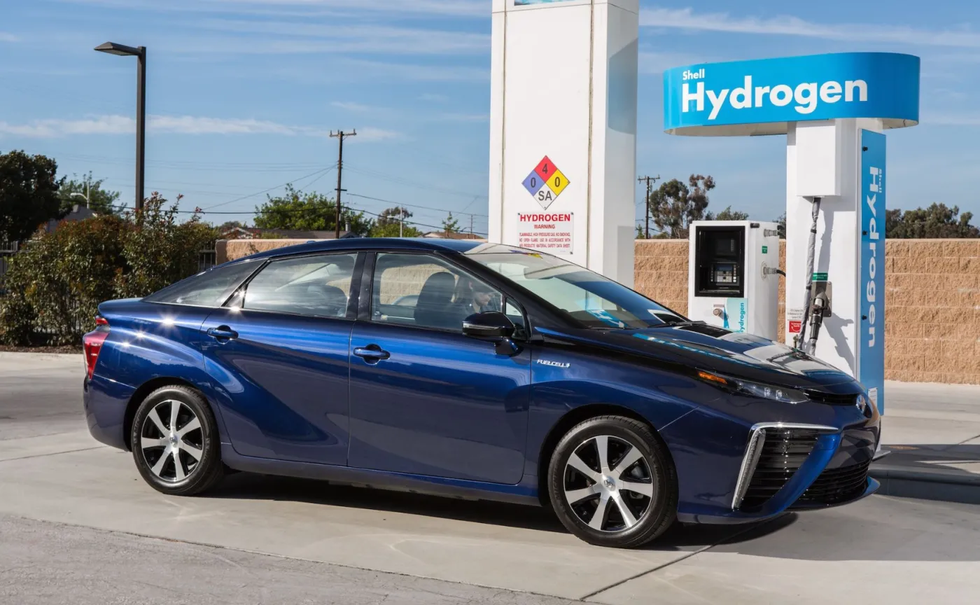 12626930-toyota-mirai.jpg