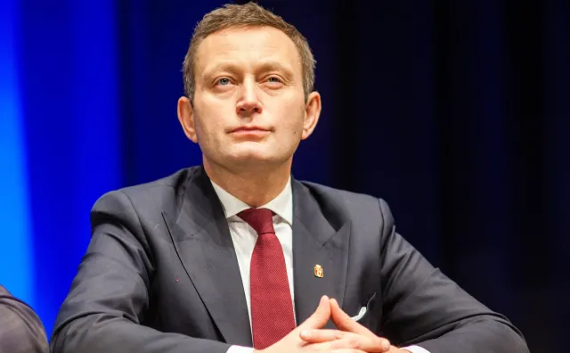 Opozycja wycofuje się z postulatów LGBT? Rabiej: Polacy dziś najmniej chcą przeciągania struny