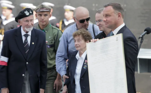 Prezydent o Powstaniu Warszawskim: Jeden z kamieni rzuconych na szaniec budowania wolnej Polski