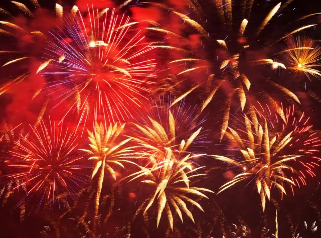 "Uśmiechnij się, Jarosławie". Polityczne życzenia na rok 2020