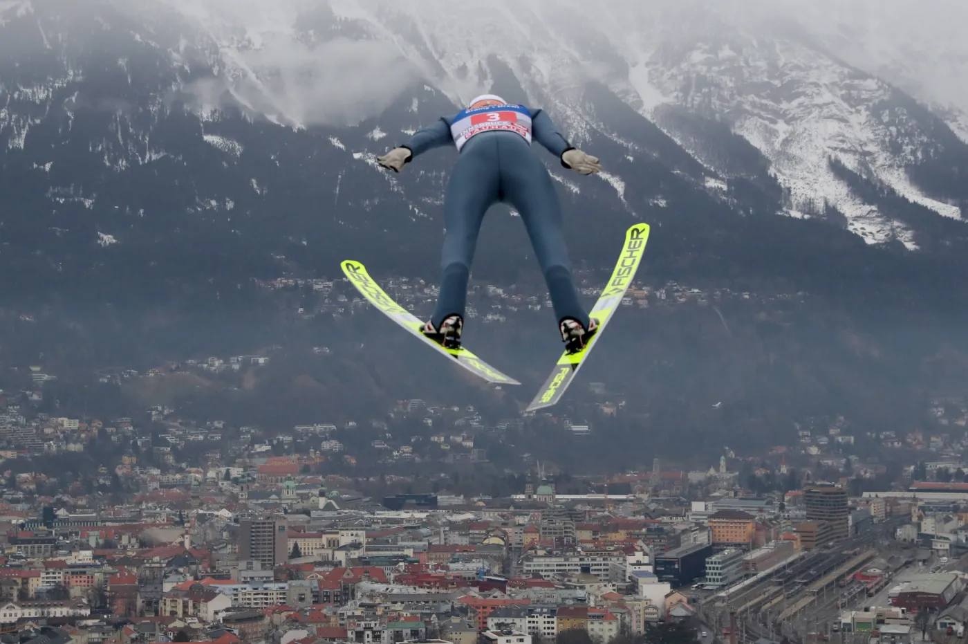 Karl Geiger tuż po konkursie w Bischofshofen relaksował się z... puszką piwa w ręce