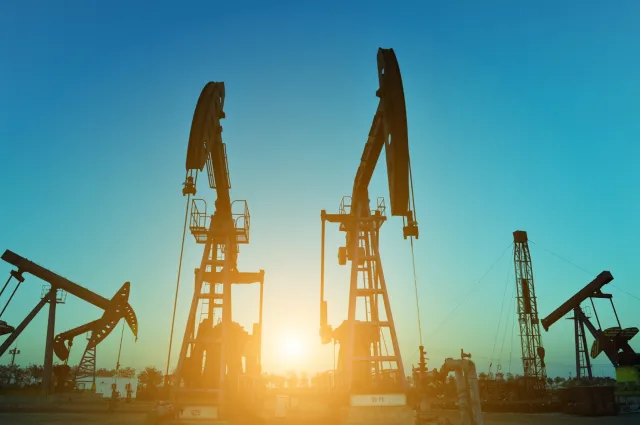 Ceny ropy nadal pikują. To historyczne spadki