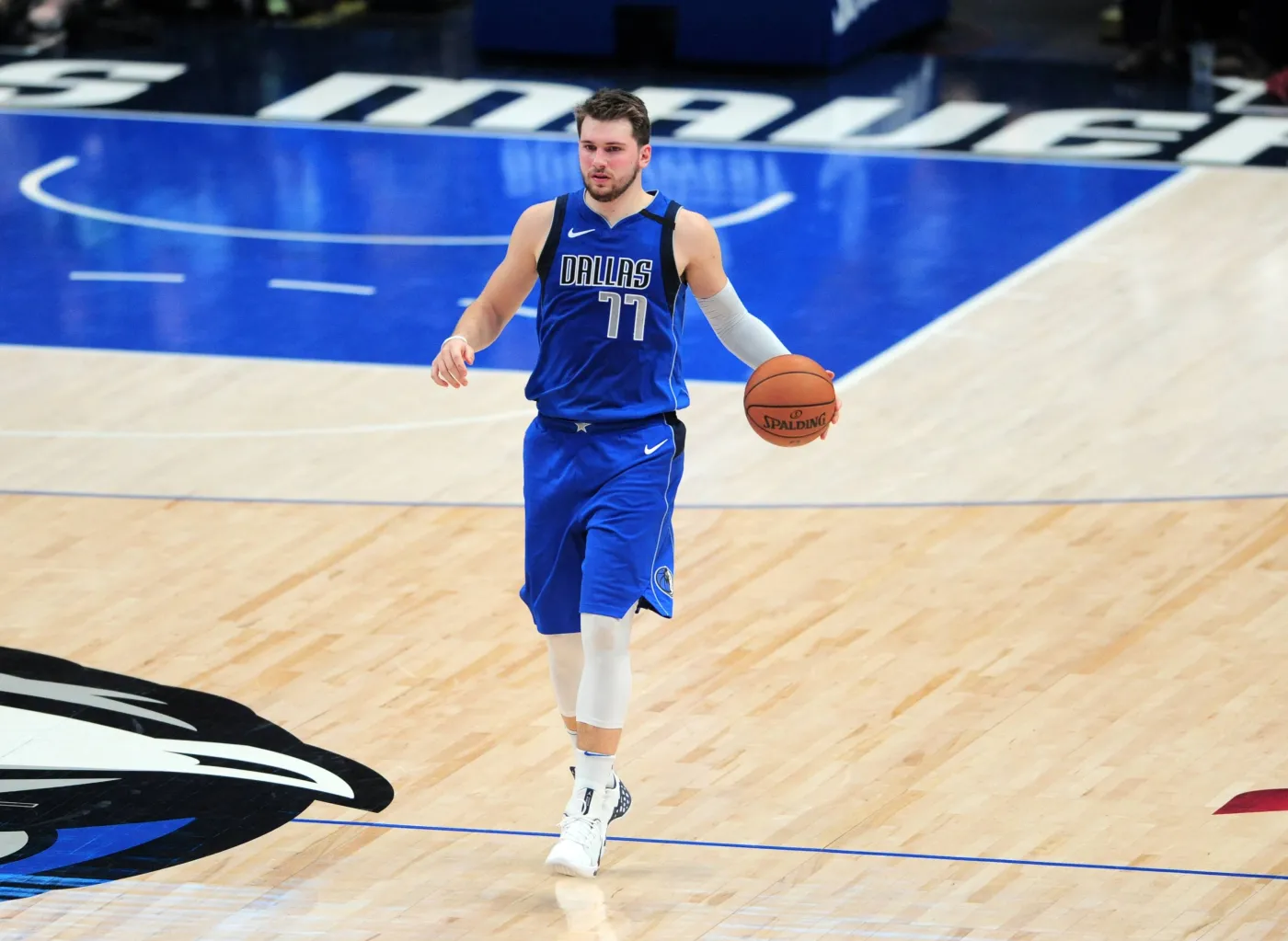 Luka Doncic zamiast w koszykówkę gra w tenisa