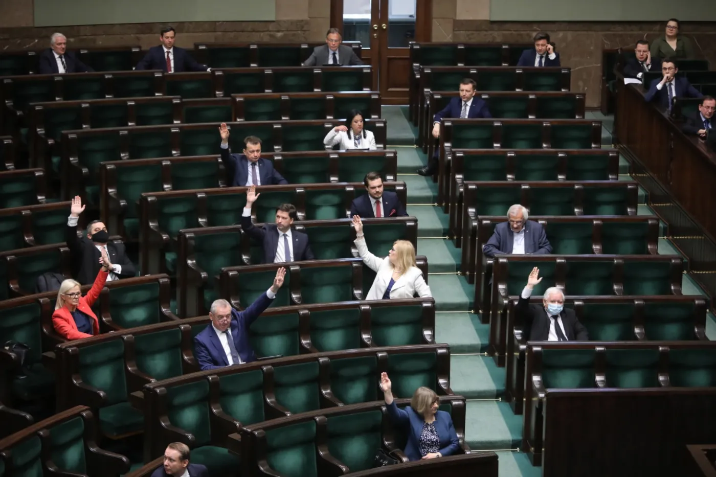 Ustawa o wyborach korespondencyjnych trafi na biurko prezydenta. Sejm odrzucił uchwałę Senatu