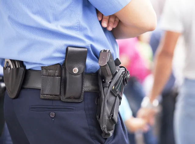 Policjant postrzelił się w głowę na komisariacie