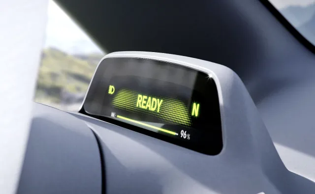 Samochód elektryczny taniej o VAT i bez dopłat na spalinowe. Kierowcy się ucieszą?