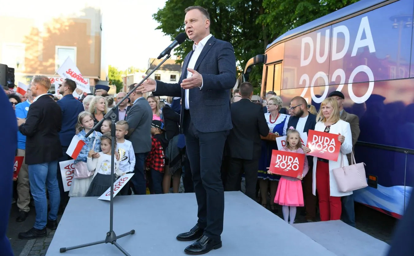 Prezydent Duda: Uruchamiamy 25 mld zł wsparcia dla średnich i dużych firm