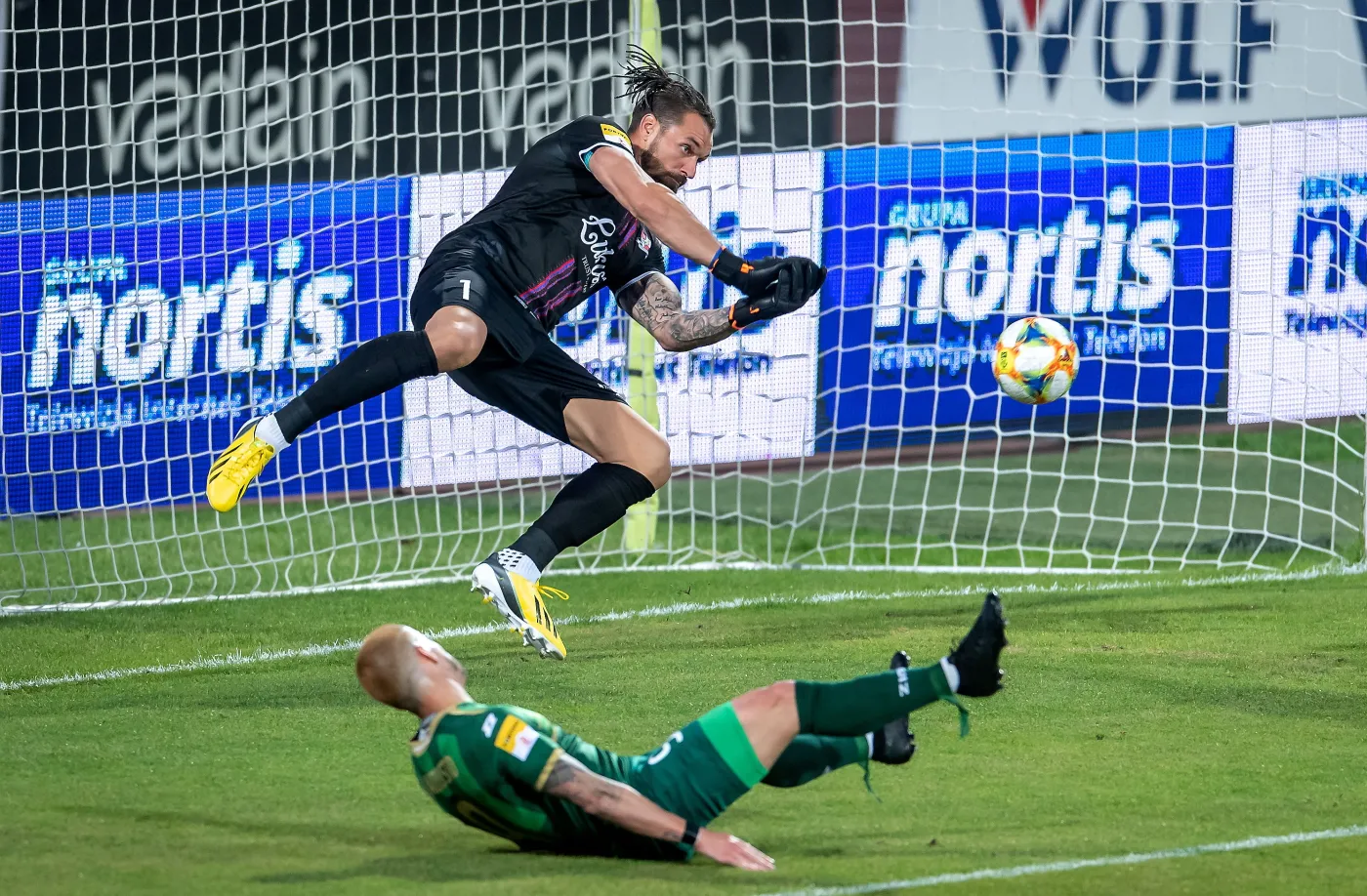 Na czele bez zmian. Podbeskidzie, Warta i Stal zrobiły krok w stronę Ekstraklasy [WYNIKI i TABELA]