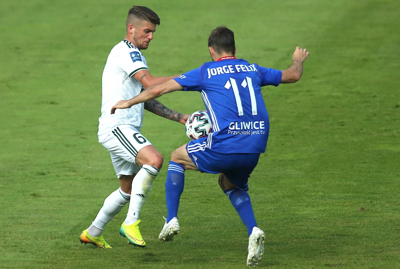 Piast nie rezygnuje z walki o wicemistrzostwo Polski. Parzyszek zapewnił 3. punkty [WYNIKI i TABELA]