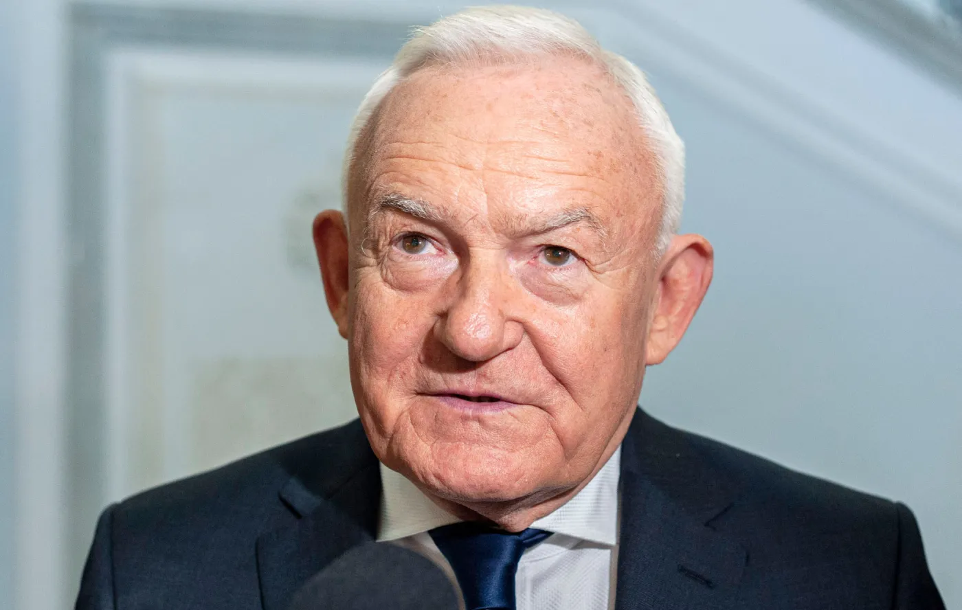 Miller: Prezydent przysięgający na konstytucję? Nie powstrzymałbym się od śmiechu