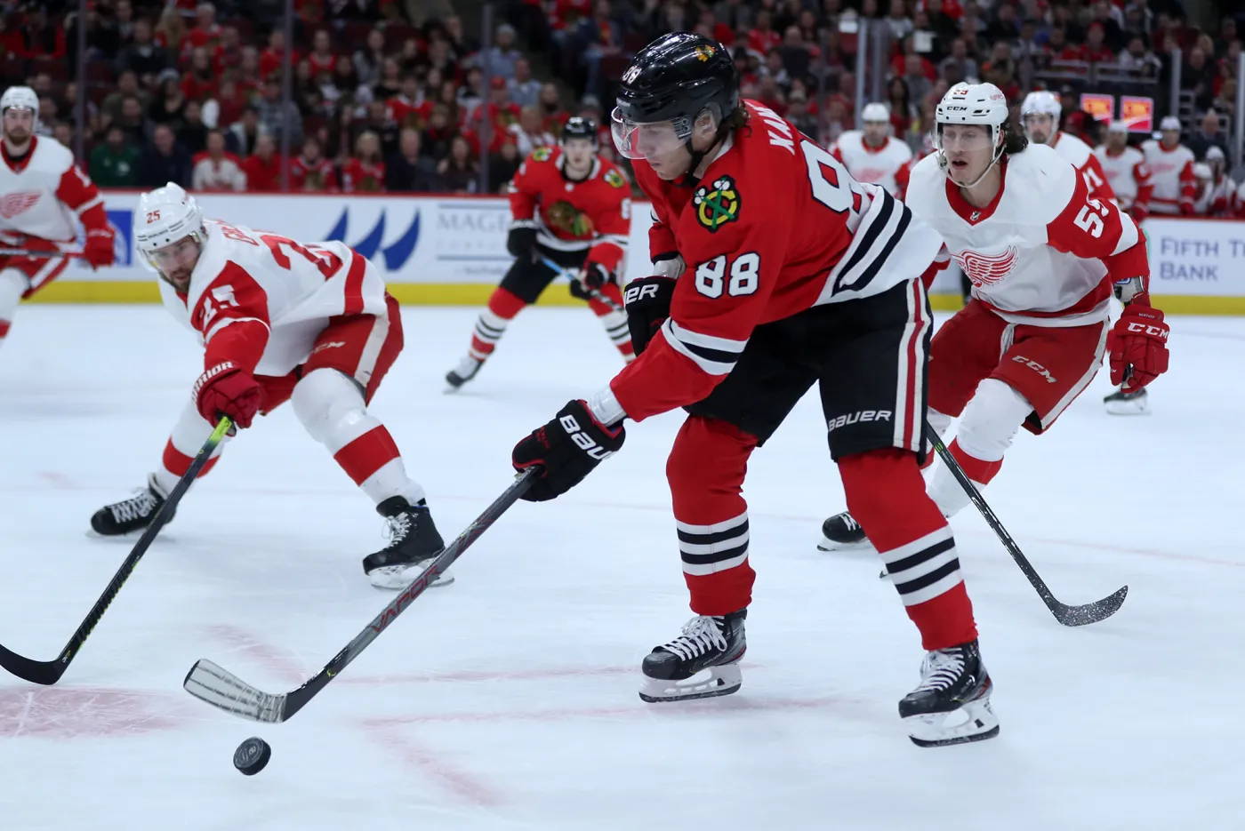 Liga NHL: 400 goli Patricka Kane'a. "Czerwone Skrzydła" rozgromione