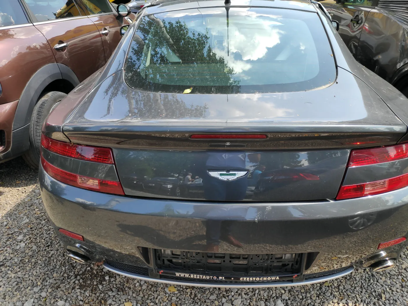 aston-martin-28169603.jpg