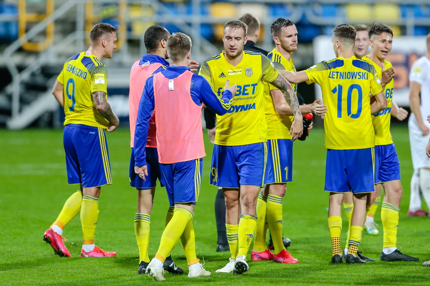 Kolejny piłkarz Arki Gdynia zakażony koronawirusem