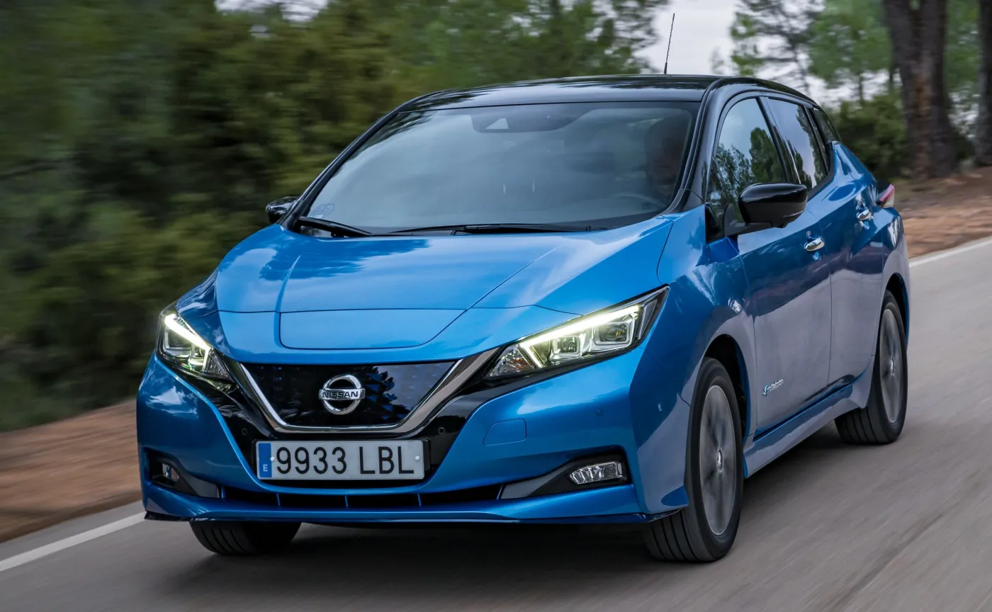 nissan-leaf-e-28239115.jpg