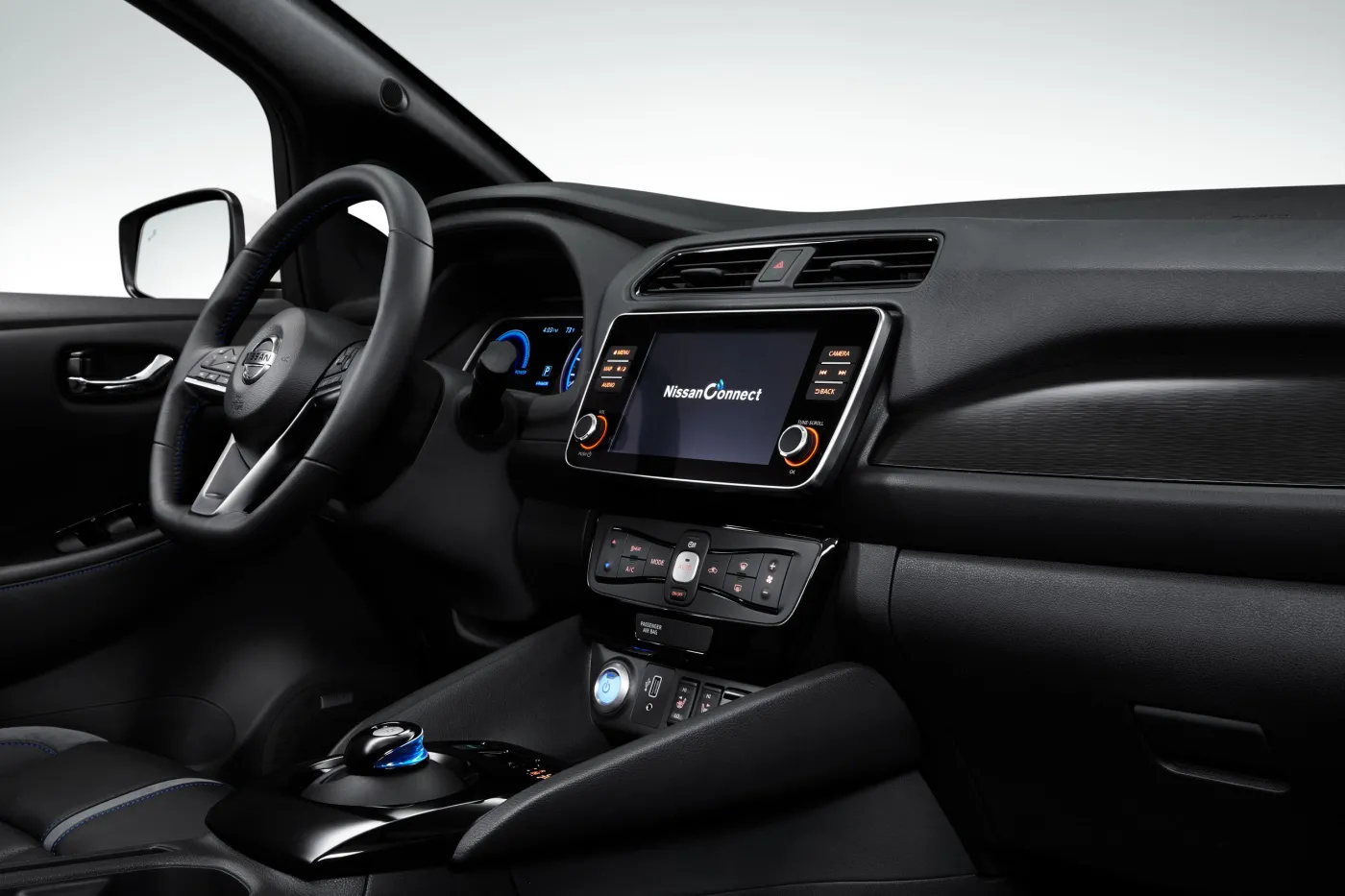 nissan-leaf-e-28239150.jpg