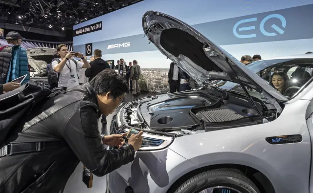 Mercedes NOWĄ inwestycją doładuje Polskę. "Będzie to pierwsza fabryka tej skali"