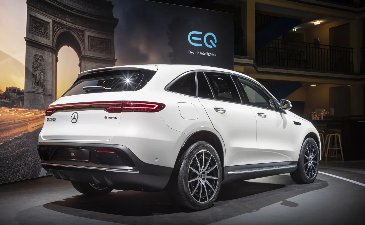 11890649-mercedes-eqc.jpg