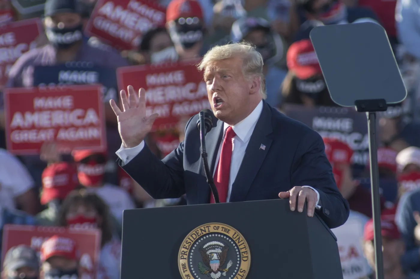 Amerykanie wierzą w trumponomikę