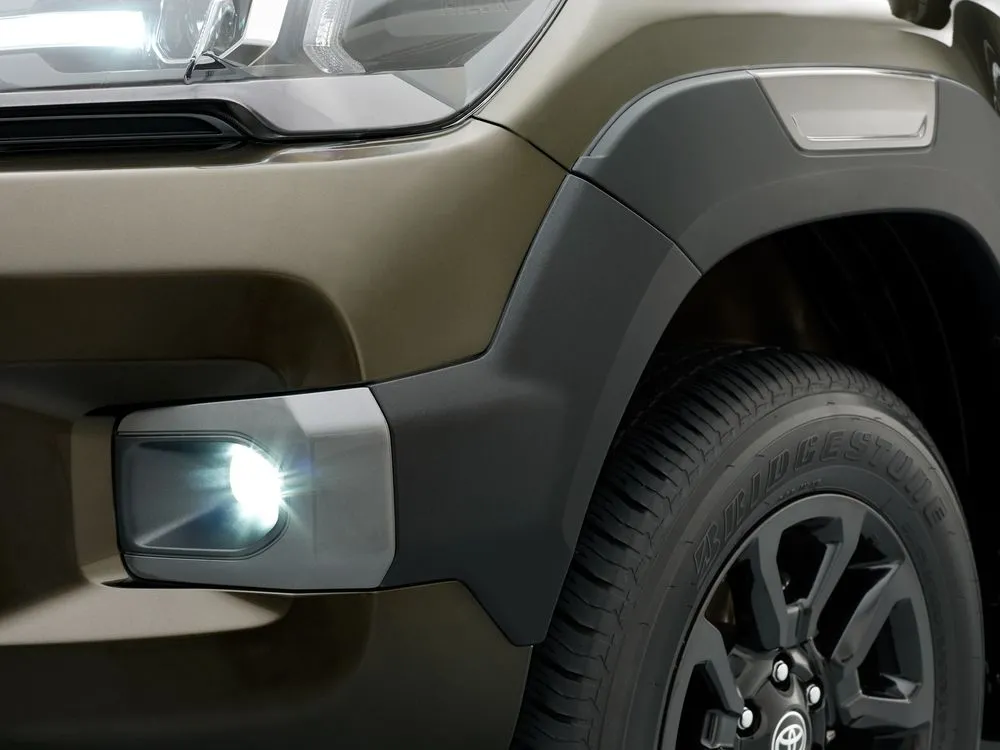 toyota-hilux-28242193.jpg