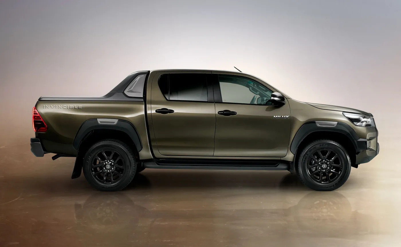 toyota-hilux-28242265.jpg
