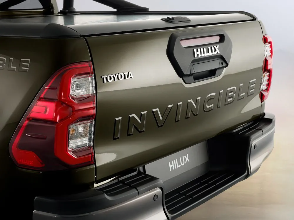toyota-hilux-28242203.jpg