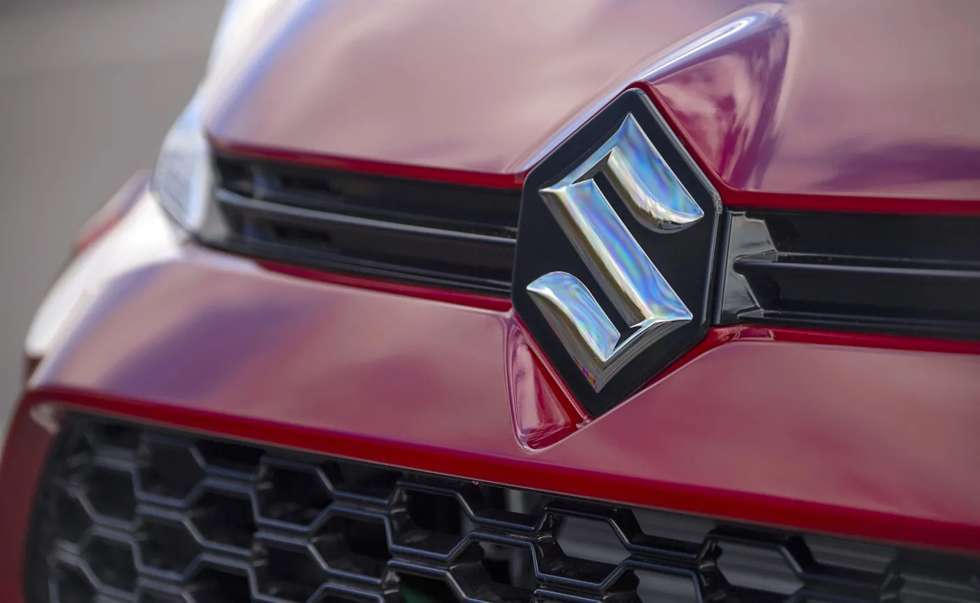 Suzuki wprowadza dwa nowe modele aut i przełomowy system oczyszczania z plastiku