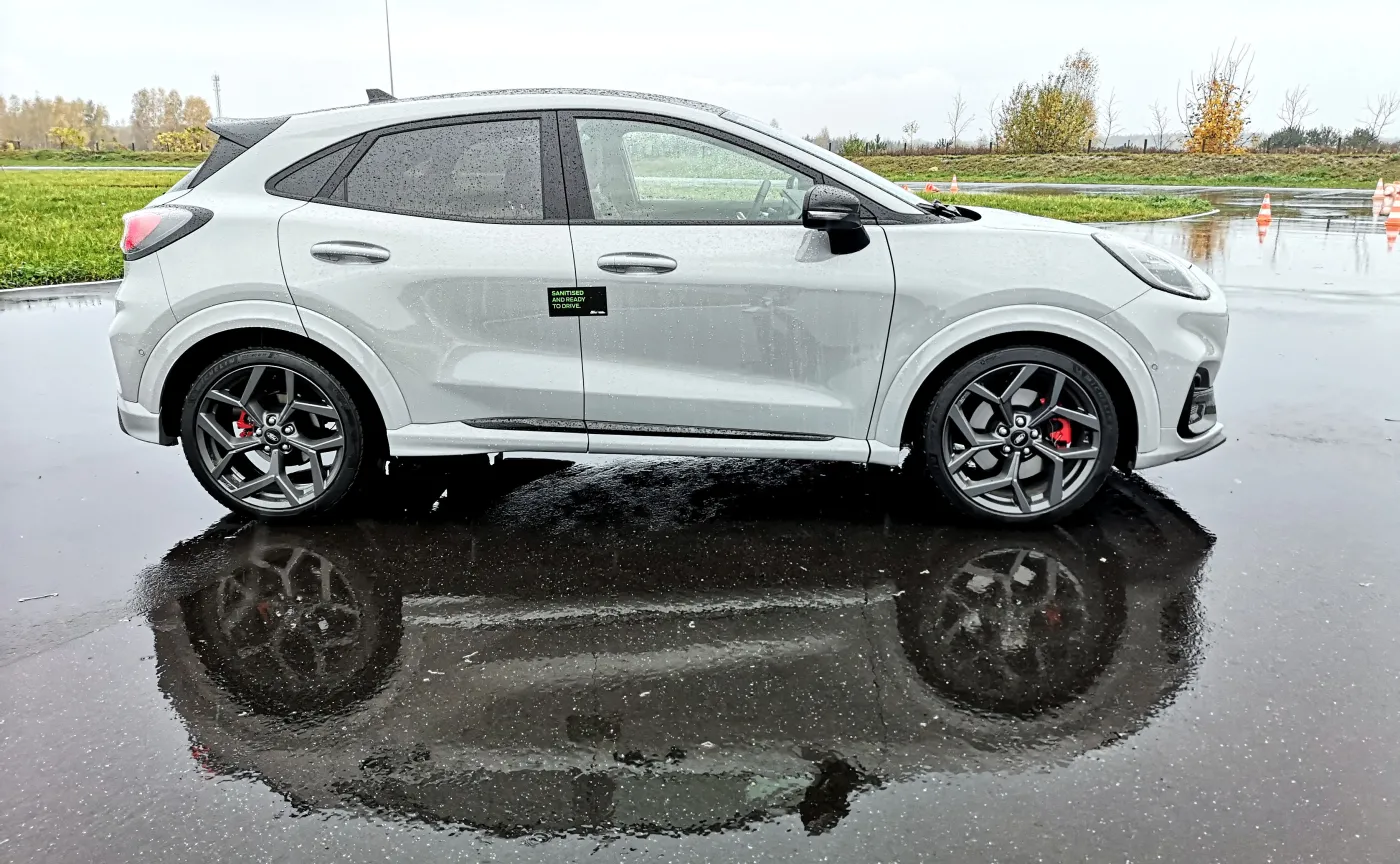 ford-puma-st-28313589.jpg