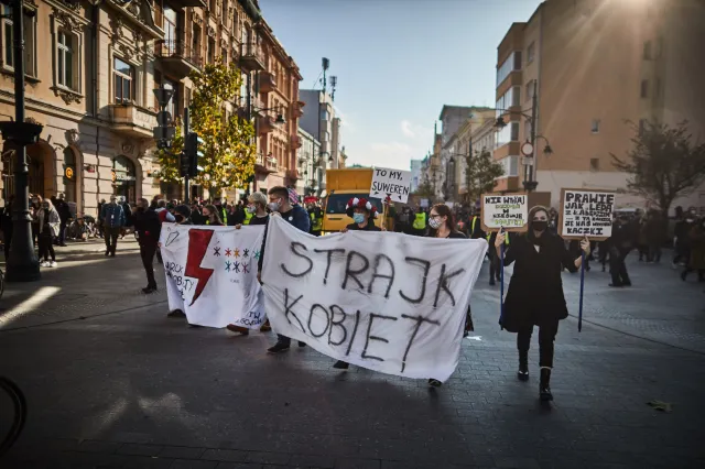 Starosta PiS chce wysłać protestujących do meczetów? "Wyszliby bez głów" [WIDEO]