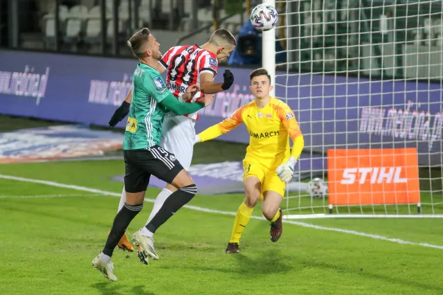 Legia nie zmarnowała szansy. Mistrzowie Polski na pierwszym miejscu w tabeli