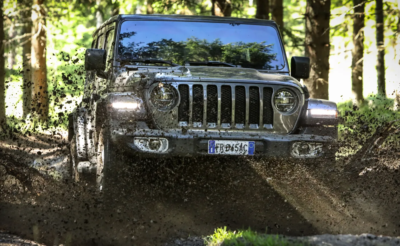 jeep-wrangler-27949119.jpg