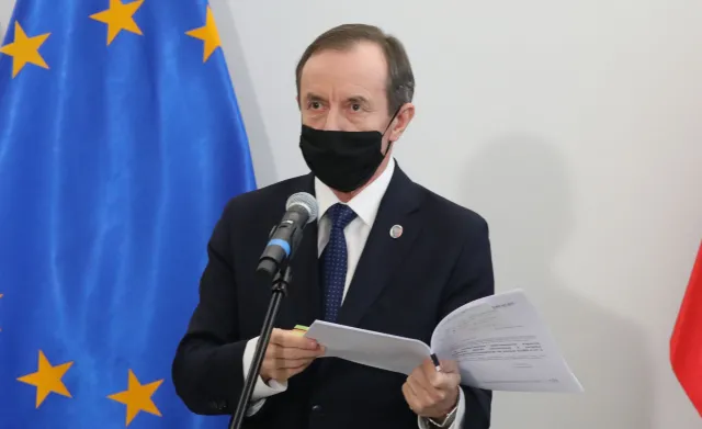 "Groteskowy" projekt Senatu ws. budżetu UE. "Grodzki wyobraża sobie, że ma jakiś wpływ..."