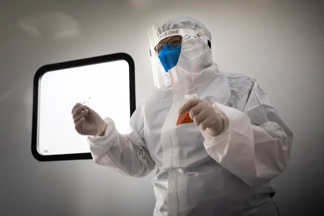 Koronawirus w Polsce. Doszliśmy do granicy wydolności laboratoriów