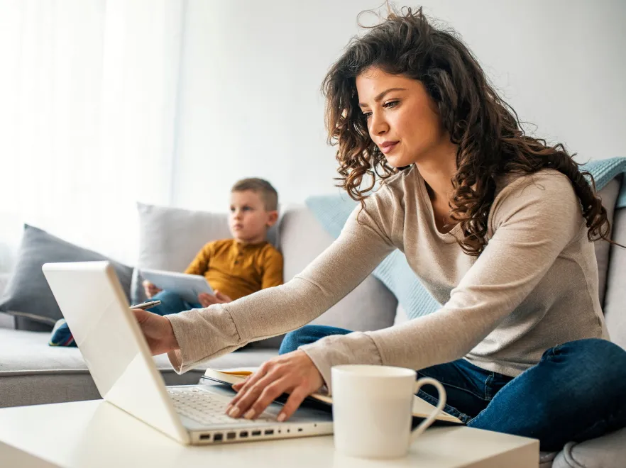 Problemy nie znikają... Zbadano, jak przedłużający się home office wpływa na kondycję psychiczną