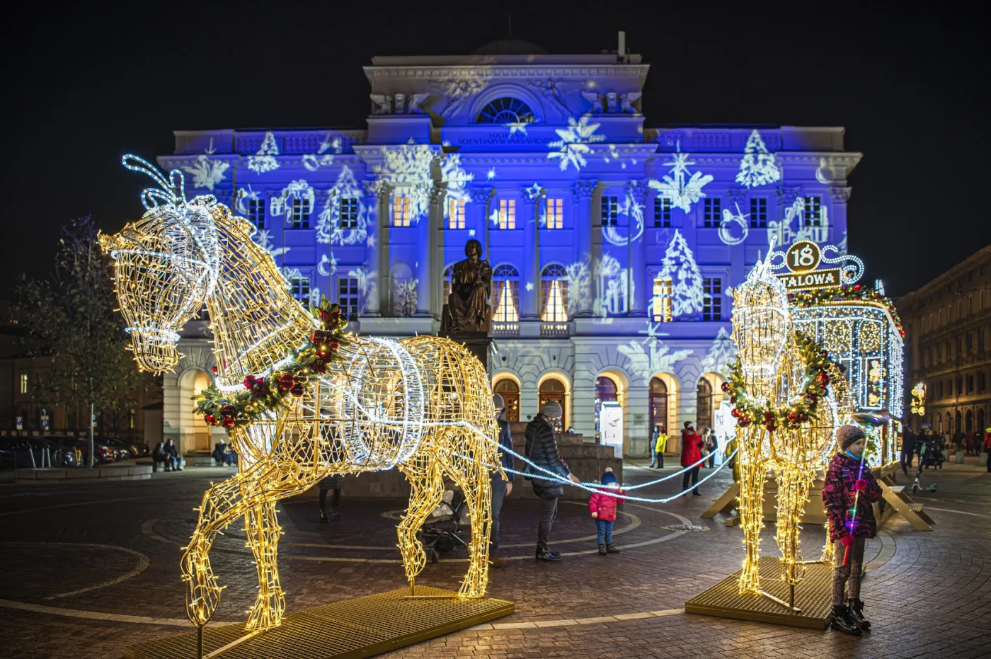 Świąteczna iluminacja w Warszawie. Oszczędniejsza z powodu pandemii