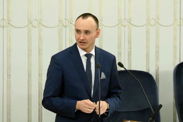 Lubnauer ostro o wpadce Pawlaka: Na niczym się nie zna i kłamie. Niedorzecznik