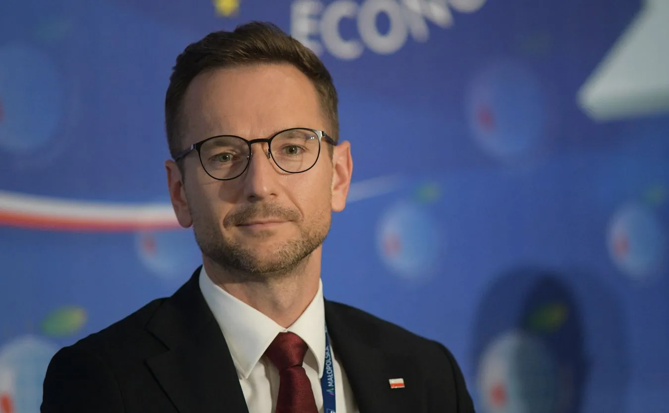 Wiceminister Buda: Twarde stanowisko i groźba weta przynosi skutek