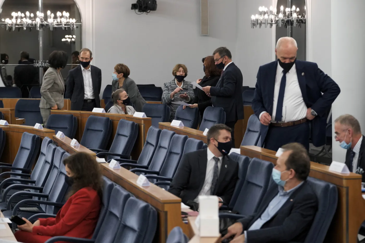 Marszałkowi Senatu przysługuje uprawnienie do ogłoszenia przerwy. CIS wyjaśnia