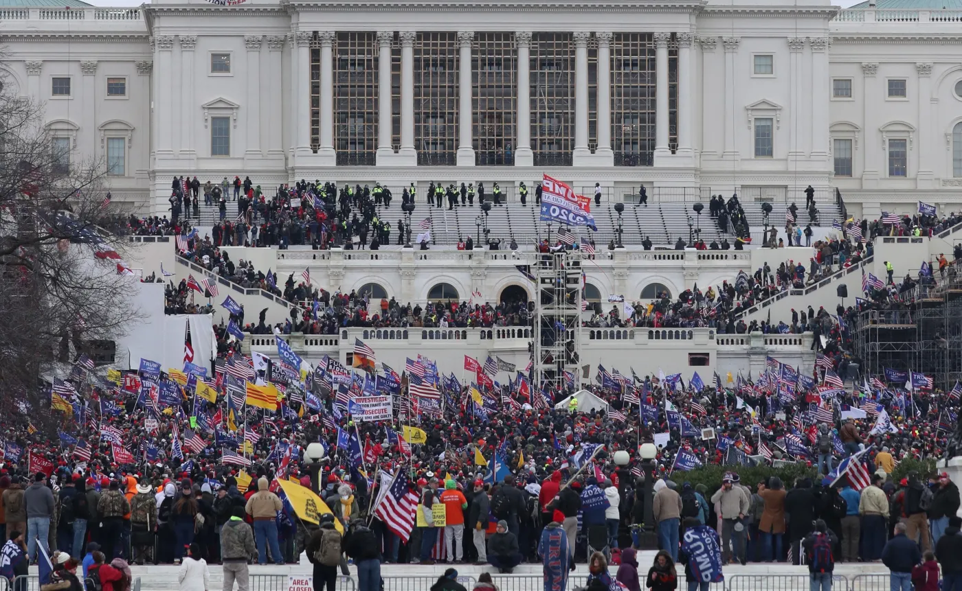 Pieniądze w zamian za informacje o szturmie na Kapitol. FBI wyznaczyło NAGRODY