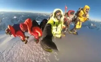 Szerpowie na szczyt K2 zimą wchodzili z piosenką na ustach. Dosłownie! [WIDEO]