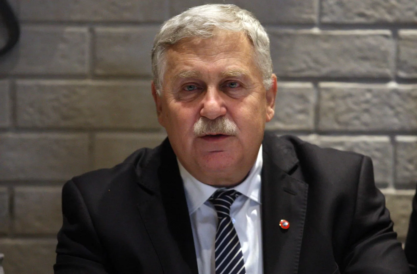 Engel: Sousa musi mentalnie przygotować zespół na grę bez Lewandowskiego