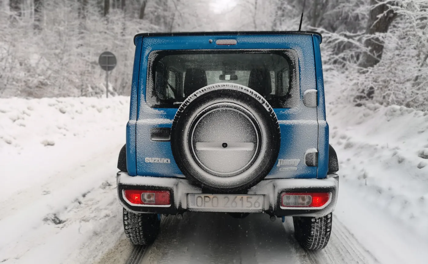 12143736-suzuki-jimny.jpg