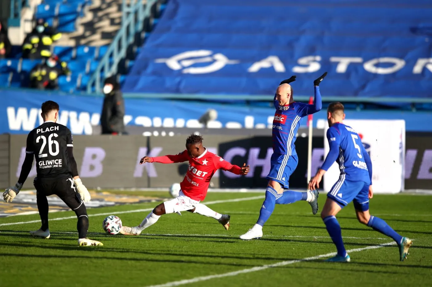 Thriller w Krakowie. Wisła roztrwoniła trzybramkową przewagę