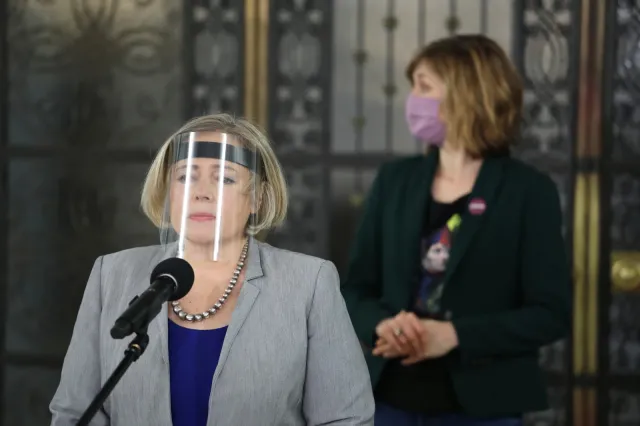 Transfery z KO do Hołowni. Nowicka: PO bytem bardzo nieokreślonym