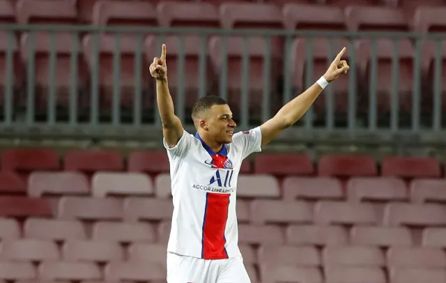 "Huragan", "galaktyczny", "atomowy", czyli po prostu Kylian Mbappe