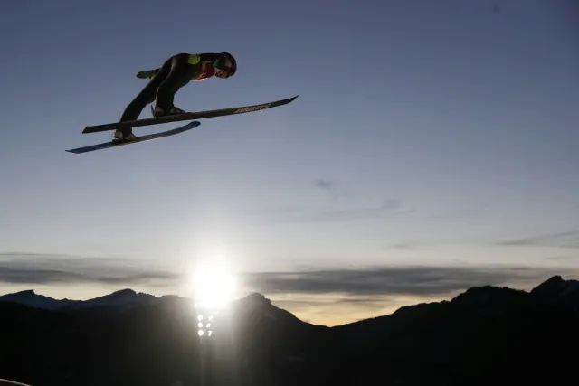 Mistrzostwa świata w skokach: Twardosz w finale, ale daleko