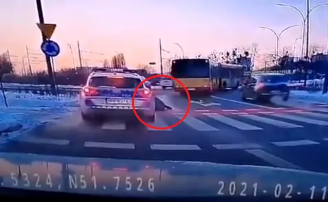 Policjant potrącił pieszego na pasach w Łodzi. Będzie postępowanie dyscyplinarne