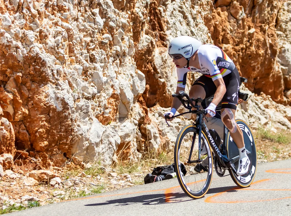 Mistrz świata złamał łokieć na trasie kolarskiego wyścigu Paryż-Nicea
