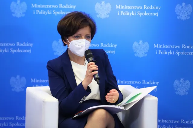 Maląg: Bieda już nie ma twarzy dziecka